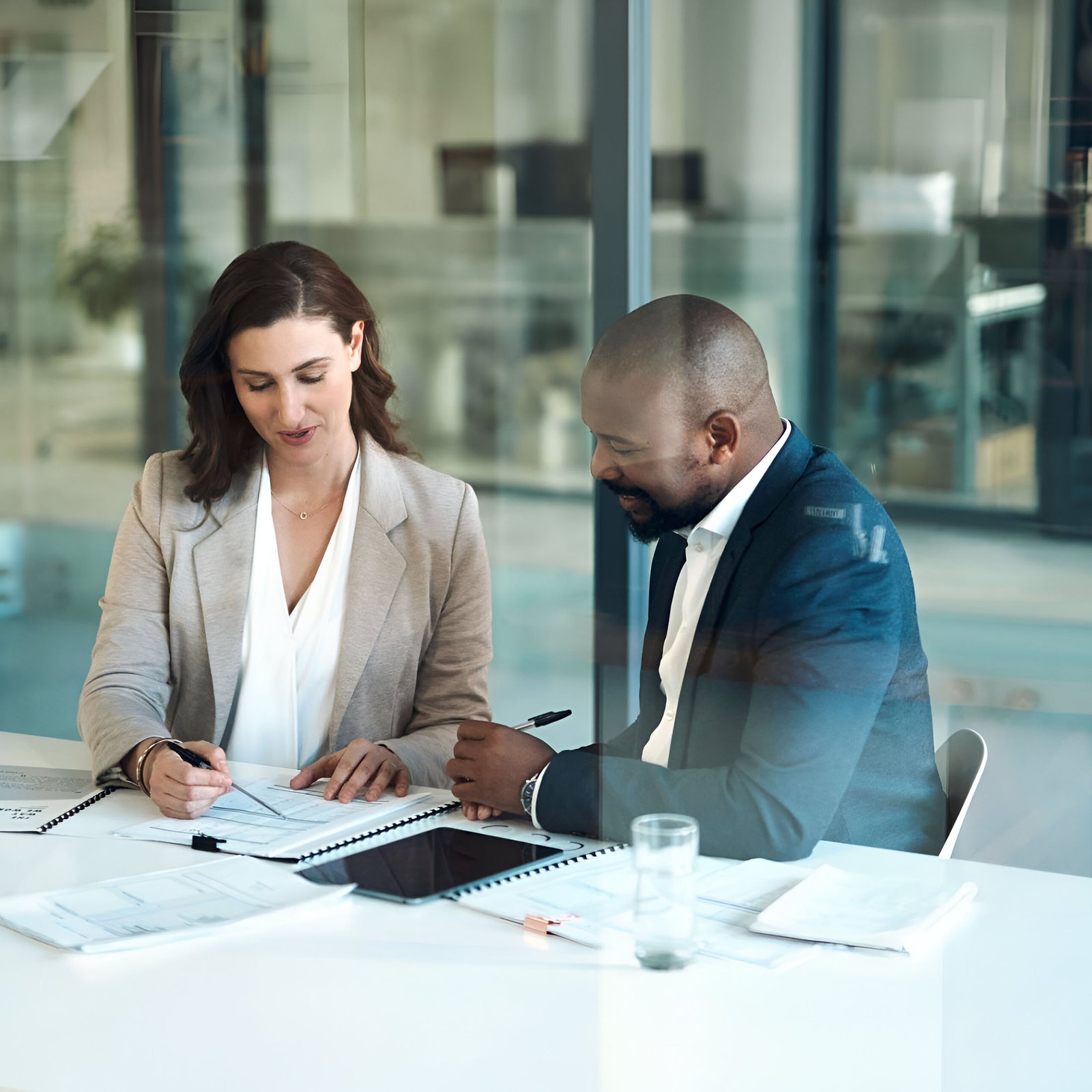 reunion y asociacion de empresarios para la colaboracion b2b opt