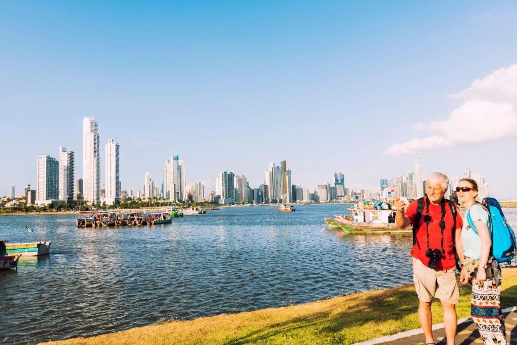 Retired couple enjoying life in Panama under the Panama Pensionado Visa